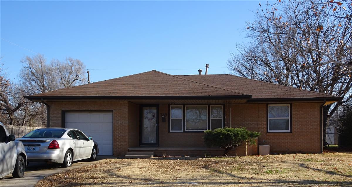 735 Highland Parkway