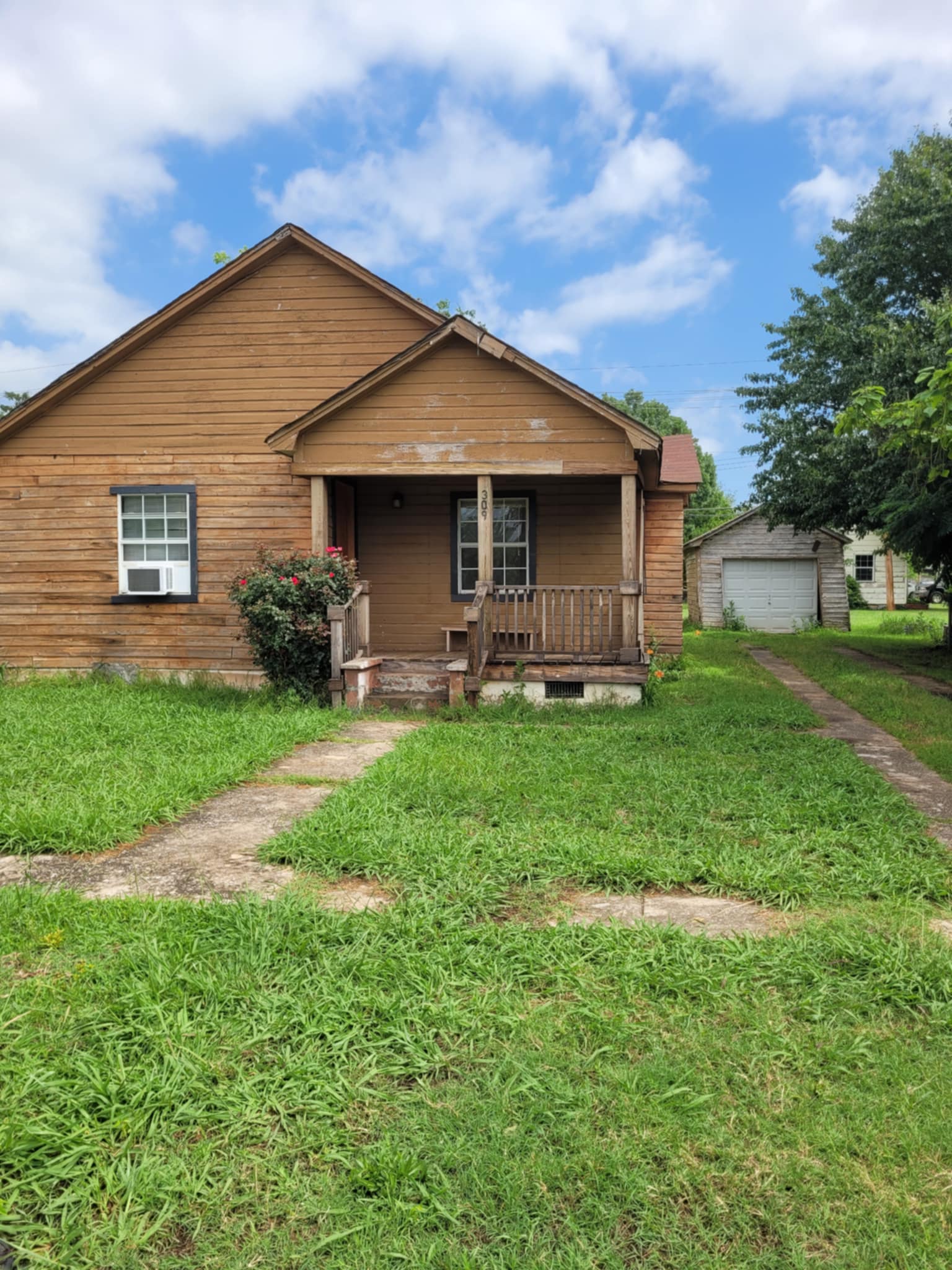 309 W. Chestnut